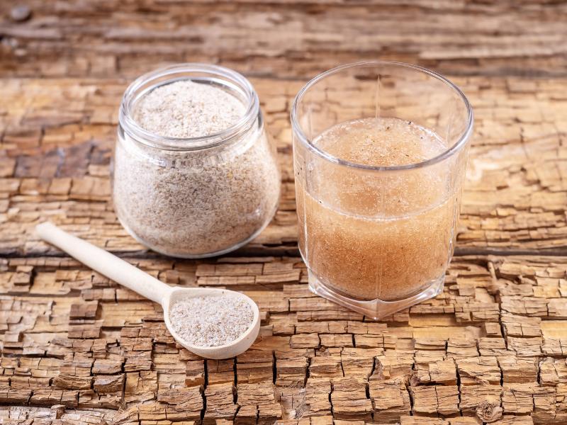 bio-flohsamenschalen-gemahlen-in-glas