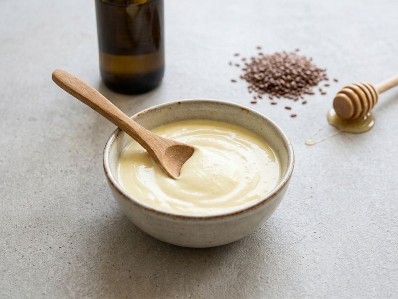 Leinsamenöl Quark-Creme in einer Schale mit Zutaten
