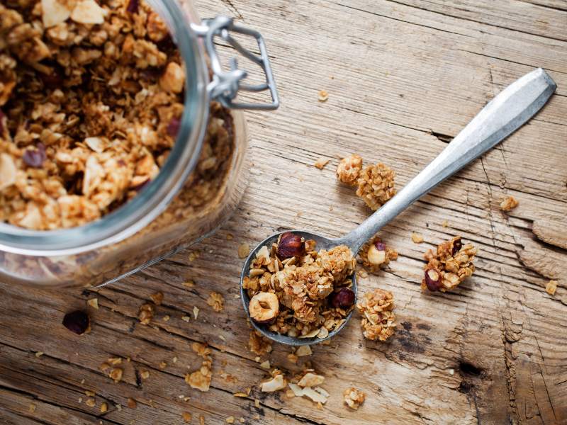 Granola mit Haselnusskerne