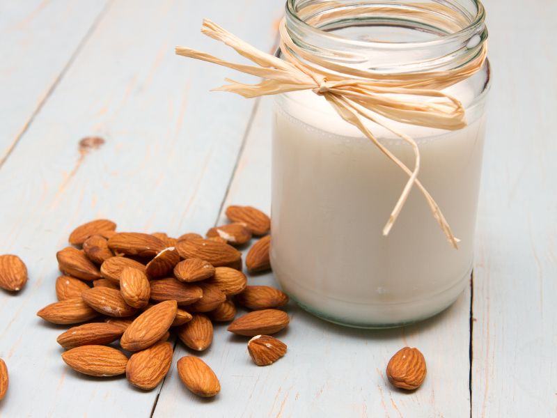 mandelmilch-aus-bio-mandelmus