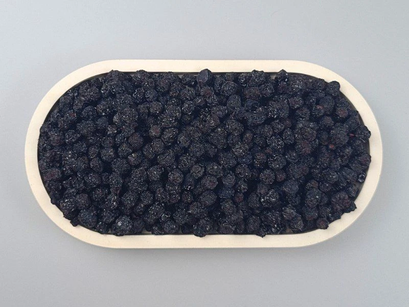 getrocknete Aroniabeeren von oben