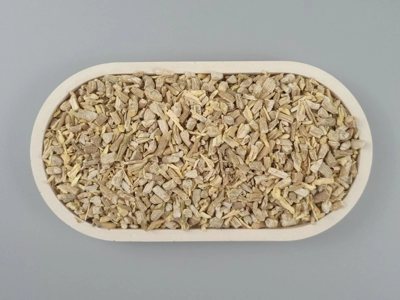 Ashwagandha Wurzel in einer Schale von oben
