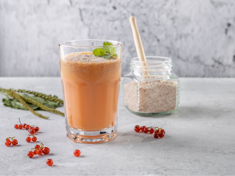 Flohsamenschalen fein gemahlen im Smoothie