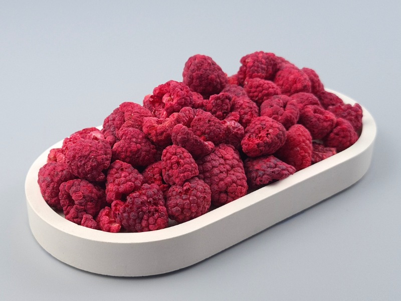 gefriergetrocknete-himbeeren-schale