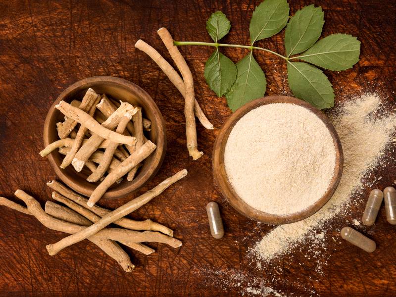 ashwagandha-wurzel-mit-pulver
