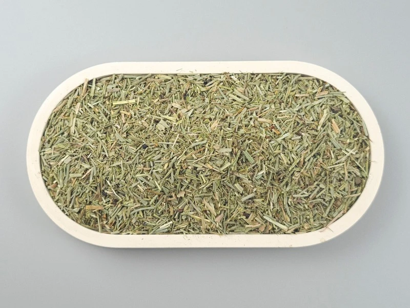 Schachtelhalmkraut in einer Schale von oben
