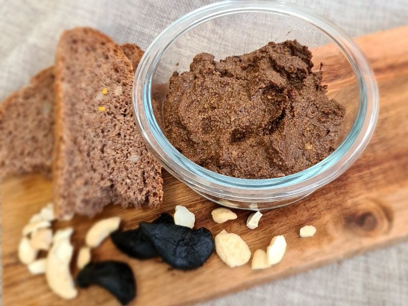 Bio schwarzer Knoblauch Cashew Dip