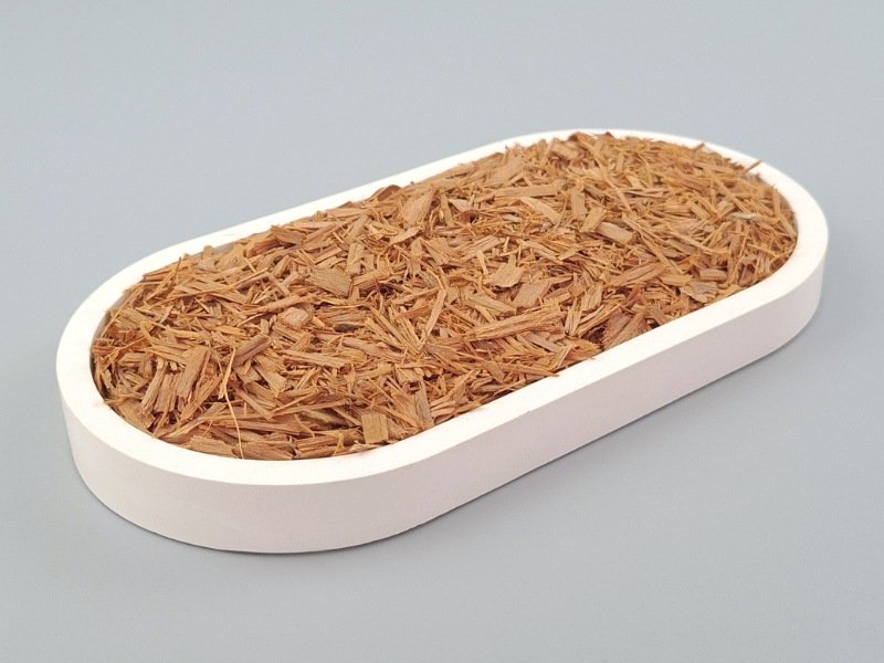 Katzenkralle (Uncaria Tomentosa, Unha de gato), Teekraut, geschnitten