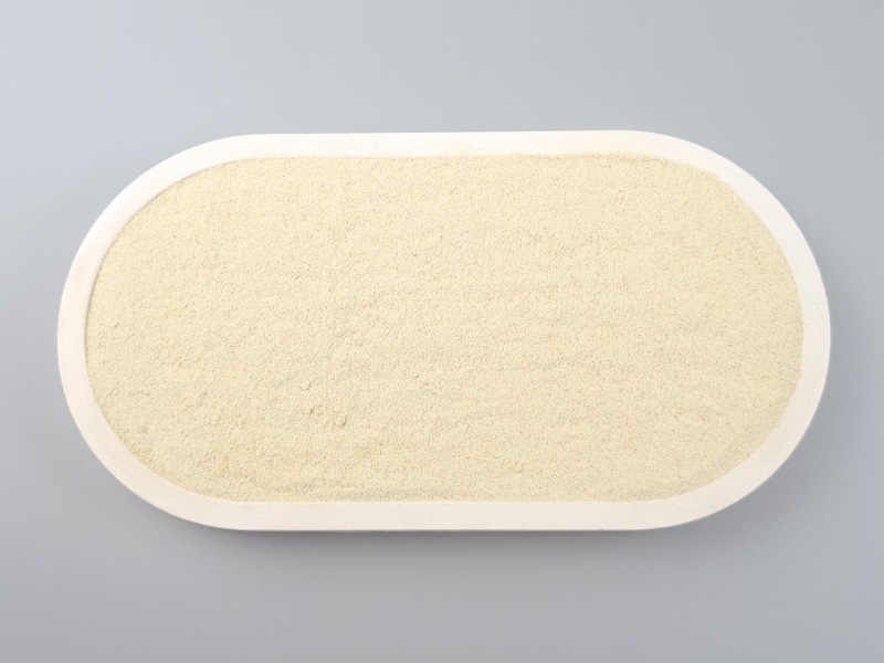 Tragantwurzel gemahlen in der Schale von oben
