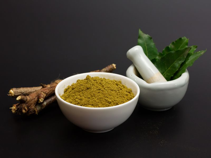 Neem Pulver bio in Schüssel
