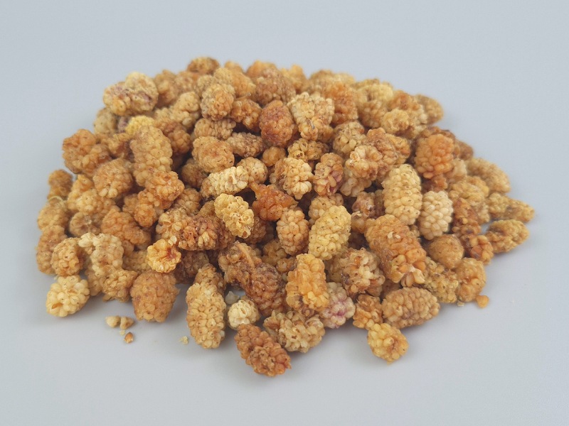 Weiße bio Maulbeeren getrocknet lose
