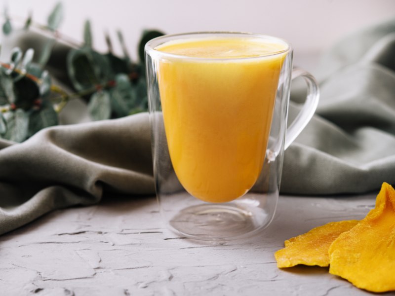 Smoothie mit Mango Brooks getrocknet