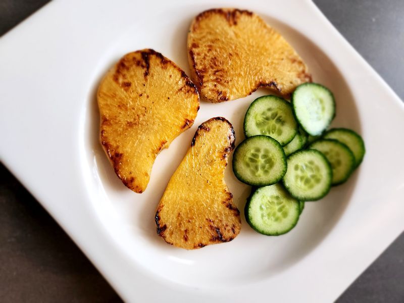 Yacon Wurzel als Schnitzel - Serviervorschlag