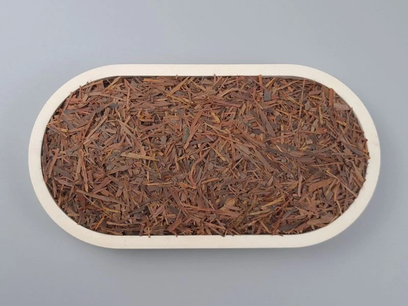 Lapachorinde, fein geschnitten - in der Schale von oben