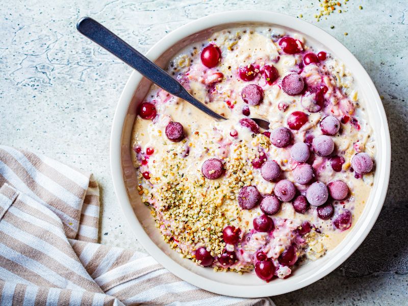hanfsamen-geschaelt-im-muesli