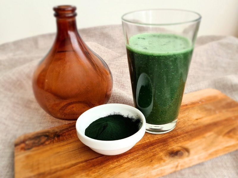 bio-spirulina-pulver-smoothie