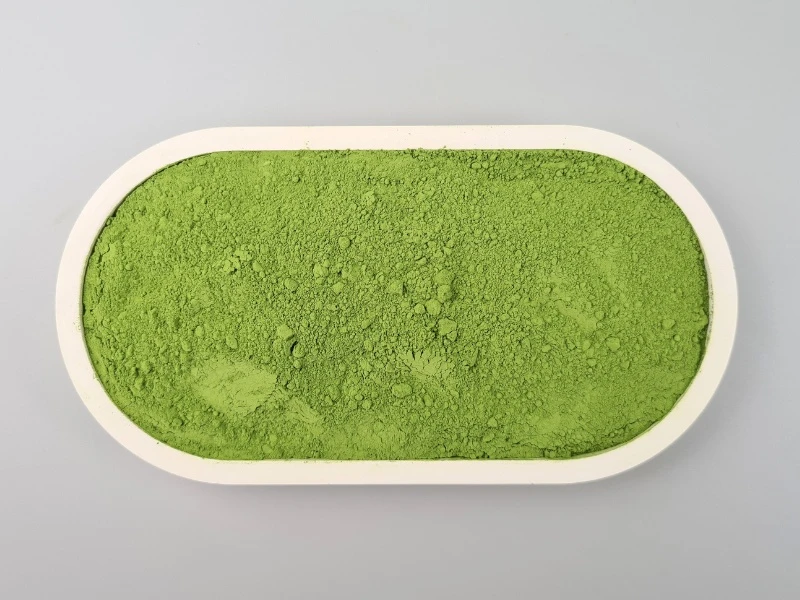 Bio Matcha Pulver in Schale