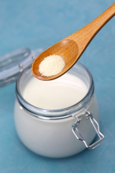 kefir-pulver-mit-glas