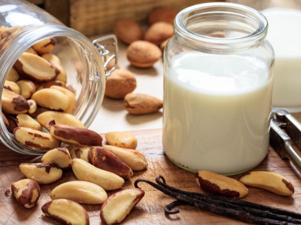 Selbstgemachte Nussmilch