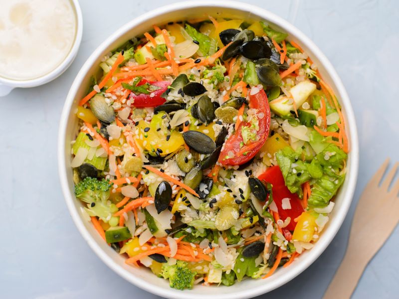 Salat mit Bio Kürbiskerne
