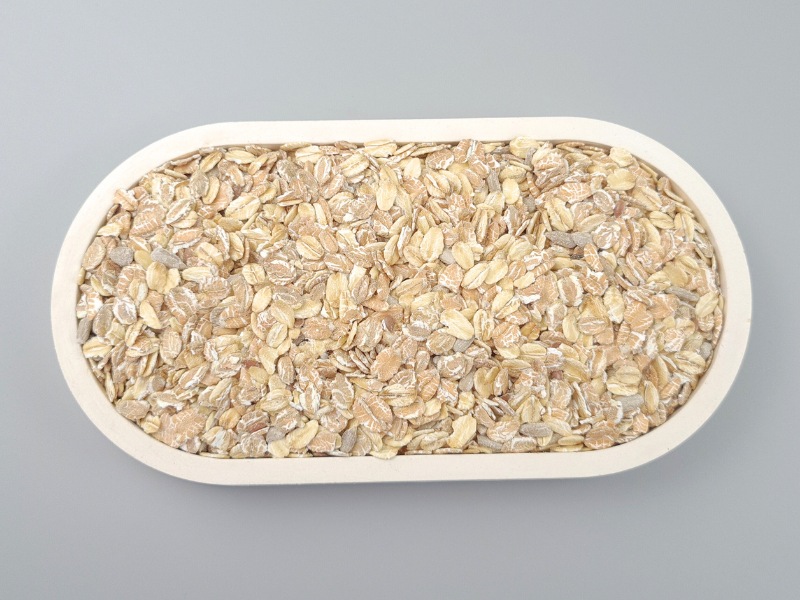 Bio Basis Müsli in der Schale von oben