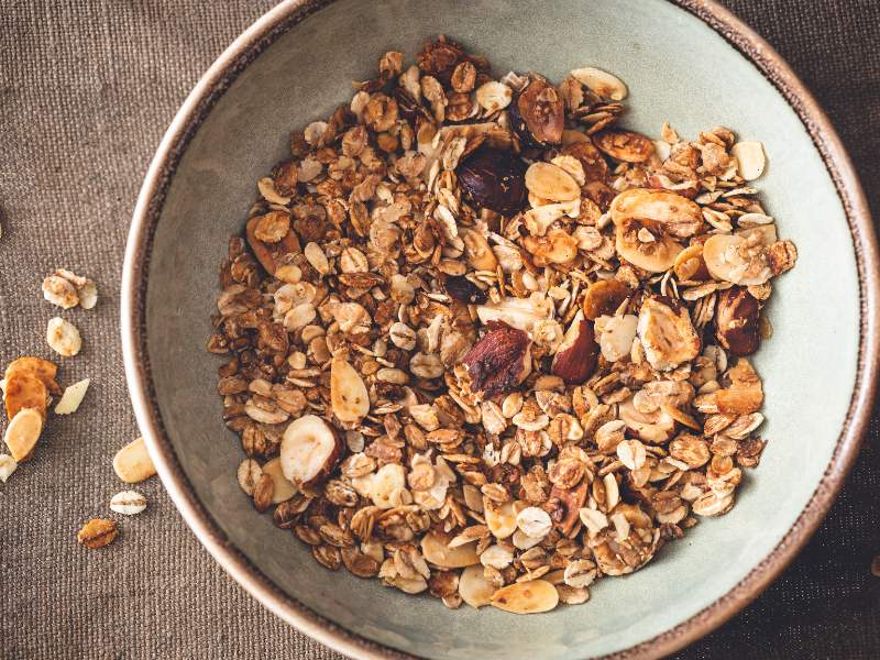 haselnusskerne-im-muesli