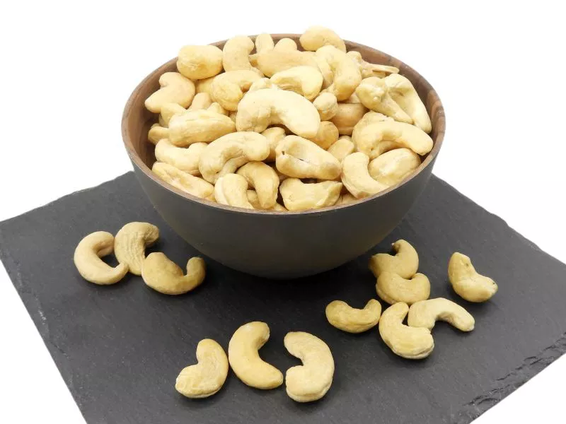 cashewkerne-rohkost-in-schaelchen